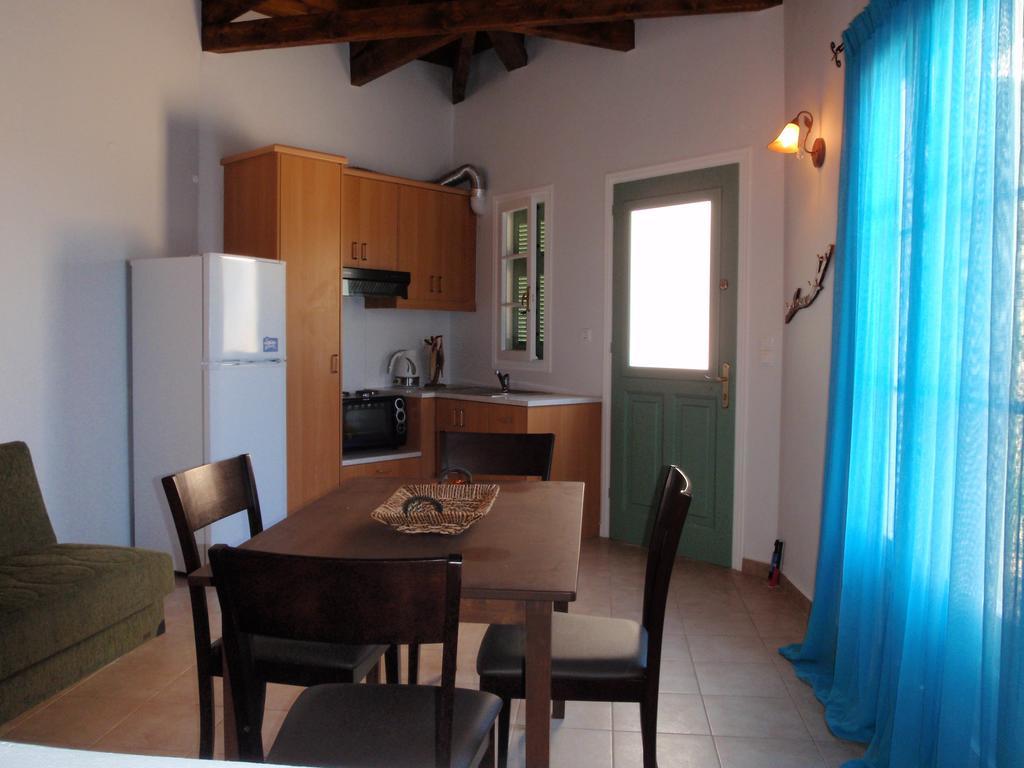 Afroksilia Apartment Katouna Exterior photo