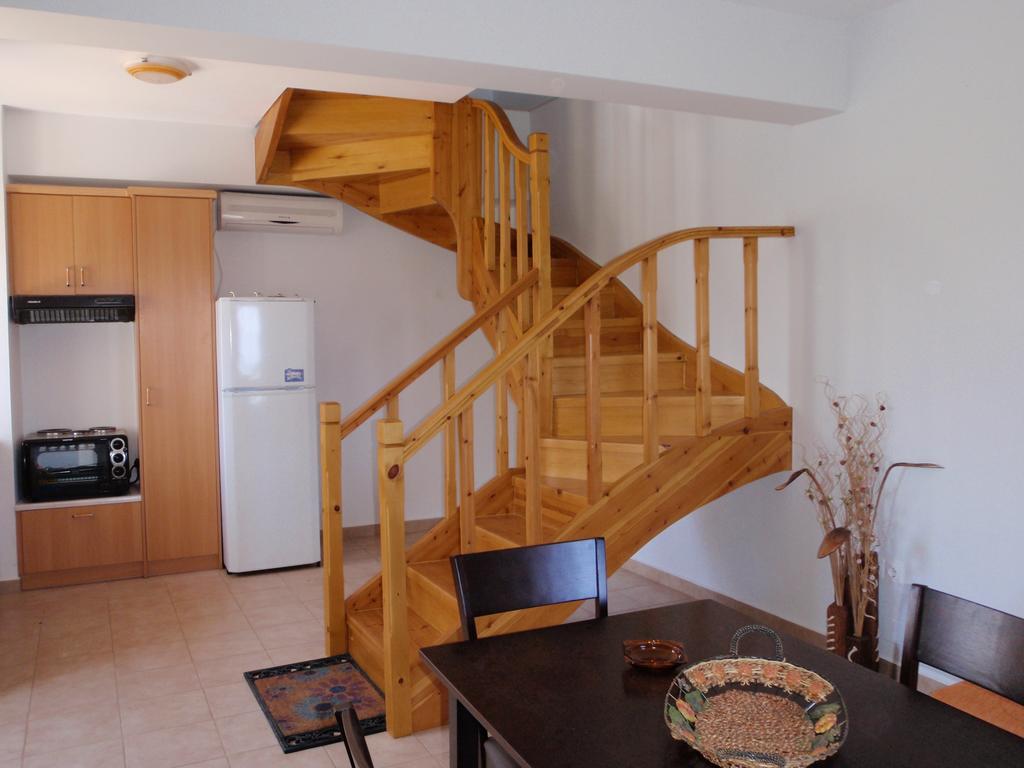 Afroksilia Apartment Katouna Exterior photo